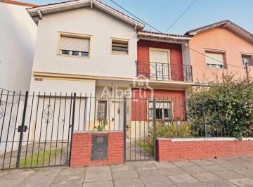 Casa de 4 ambientes, Morón · Venta Propiedad 4 Ambientes en Haedo Chico con Parque.
