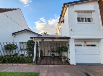 Casa · 150m² · 4 Ambientes · 1 Cochera · Casa en Castelar Norte
