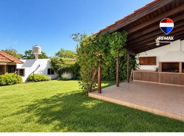 Casa · 104m² · 4 Ambientes · Casa Venta Tres Cerritos Dueño Acepta Departamento