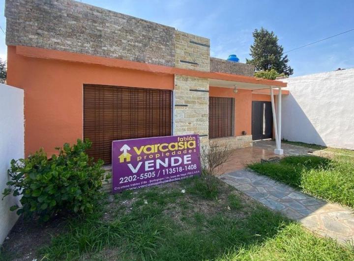 Casa · 350ha · 4 Ambientes · 3 Cocheras