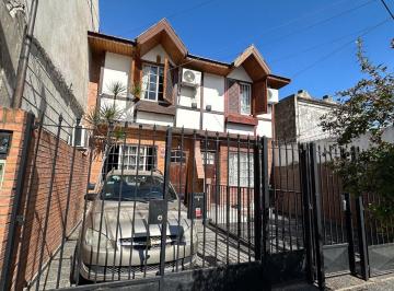 Casa · 100m² · 4 Ambientes · 1 Cochera · Alquiler de Duplex en Quilmes
