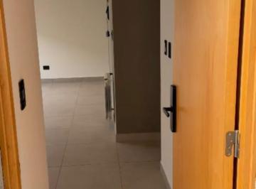 Ingreso · Departamento en Vistalba – Cochera, Pileta, Sum y Cava Privada