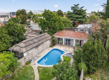 Casa · 250m² · 5 Ambientes · 1 Cochera · Casa en Venta en Ituzaingó, G. B. a. Zona Oeste, Argentina