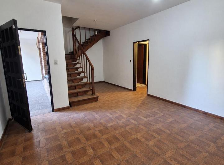 Casa · 192m² · 6 Ambientes · 1 Cochera