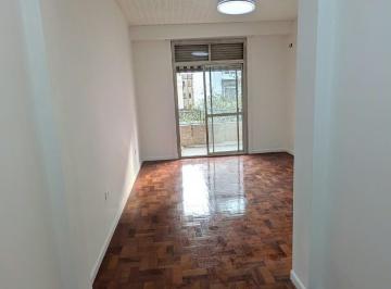 Living Comedor con salida a balcon · 4 Ambientes en Inmejorable Zona!