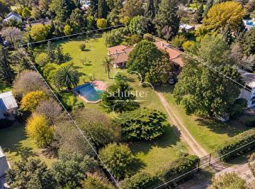 Quinta vacacional · 180m² · 4 Ambientes · 2 Cocheras · Venta Casa Quinta Barrio El Trebol 3400 m² Quincho Piscina 2 Casas 1 a Reciclar
