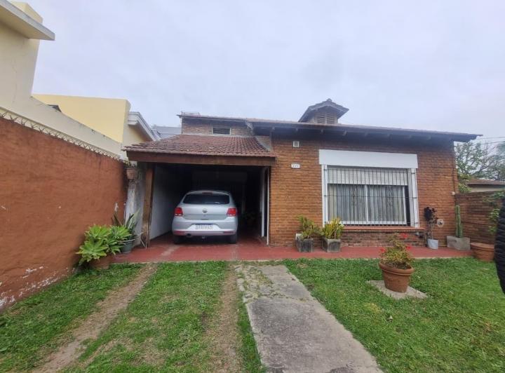 Casa · 100m² · 5 Ambientes · 1 Cochera