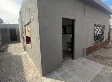 Casa · 100m² · 3 Ambientes · 2 Cocheras · Casa de 3 Amb Cochera y Patio!