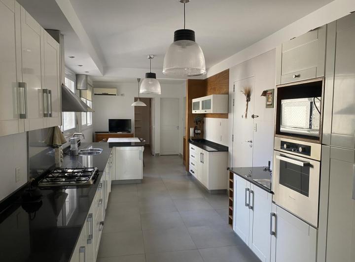 Departamento · 190m² · 4 Ambientes · 1 Cochera