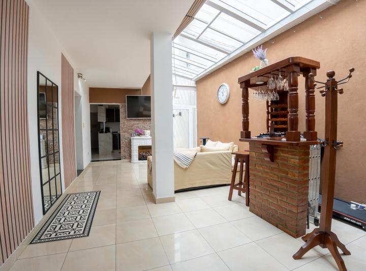 Casa · 168m² · 5 Ambientes · 2 Cocheras