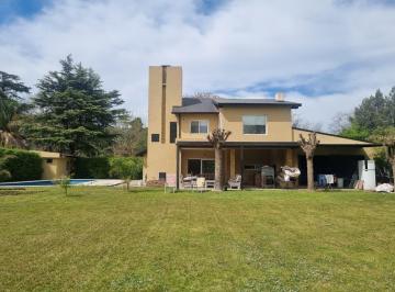 Quinta vacacional · 180m² · 4 Ambientes · 1 Cochera · Casa Quinta en Venta en La Lonja, Pilar, G. B. a. Zona Norte