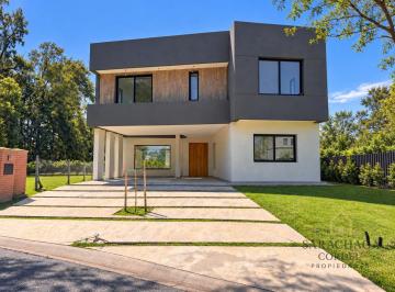 Casa · 170m² · 5 Ambientes · 2 Cocheras · Casa en Venta - 5 Amb. - a Estrenar - Barrio Santo Tomas Pilar