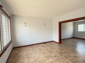 Casa · 202m² · 4 Ambientes · 2 Cocheras · Casa 4 Ambientes en Venta en Lopez de Gomara - 3 Dorm., 2 Cocheras y Jardin