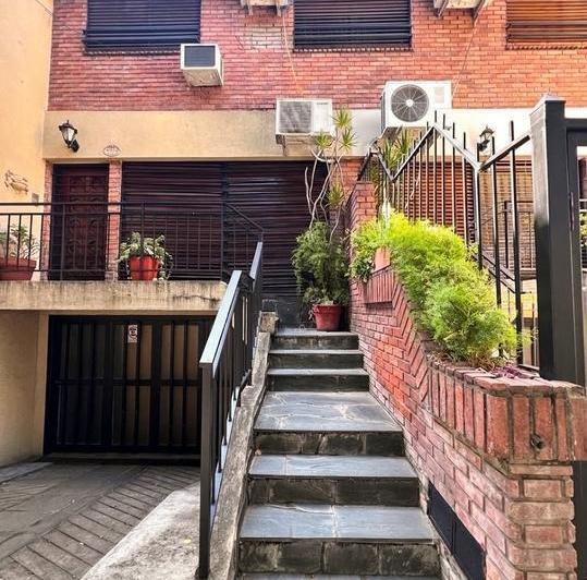 Casa · 70m² · 5 Ambientes · 1 Cochera