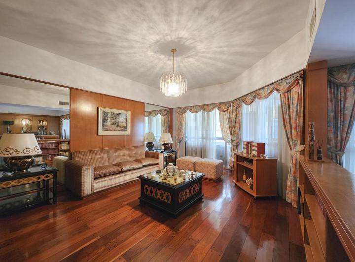 Departamento · 241m² · 4 Dormitorios · 3 Cocheras