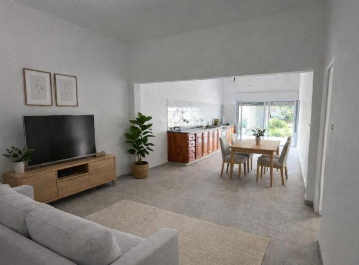 Casa · 180m² · 5 Ambientes · 3 Cocheras