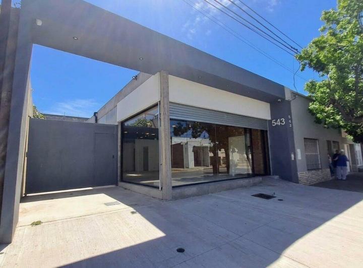 Local comercial · 174m² · 1 Ambiente · 1 Cochera