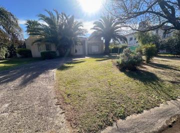 Casa · 250m² · 5 Ambientes · 2 Cocheras · Exclusiva Residencia en Alquiler - San Isidro - Villa Allende