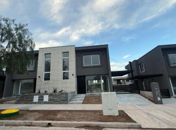 Departamento de 4 ambientes, Ciudad de Mendoza · Departamento Duplex en Alquiler Dalvian