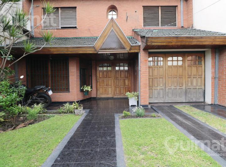 Casa · 189m² · 5 Ambientes · 3 Cocheras