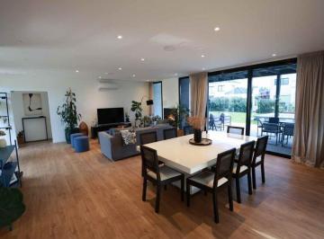 Casa · 195m² · 5 Ambientes · 1 Cochera · Venta Casa 5 Amb, Country Club Prados del Oeste
