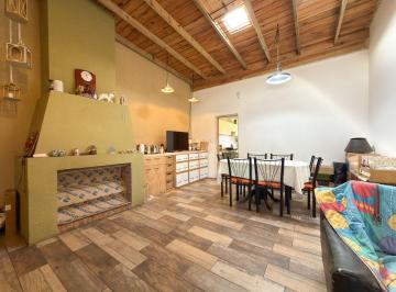 Casa · 121m² · 3 Ambientes · 1 Cochera · Venta Casa Semicentro Tandil
