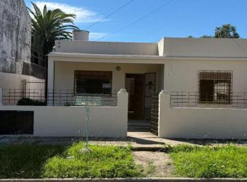 Casa · 107m² · 3 Ambientes · 1 Cochera · Casa 3 Amb en Venta en Boulogne con Patio Deposito