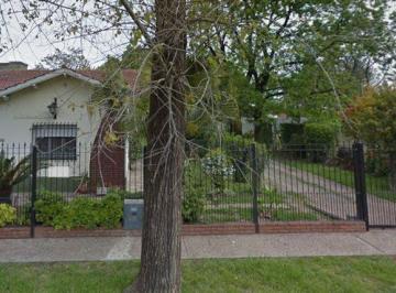 Casa · 176m² · 4 Ambientes · 2 Cocheras · Venta Casa Quinta con Pileta 4 Amb, Grand Bourg