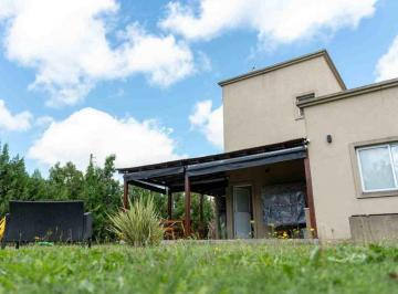 Casa · 78m² · 4 Ambientes · 1 Cochera · Alquiler Casa 4 Amb en Laguna Azul Ezeiza