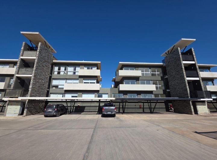 Departamento · 90m² · 4 Ambientes · 1 Cochera