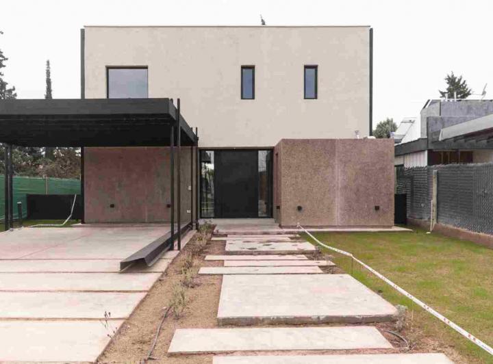 Casa · 212m² · 4 Ambientes · 2 Cocheras