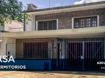 Casa · 275m² · 5 Ambientes · 2 Cocheras · Casa en Venta Tres Dorm. Cochera Azcuenaga