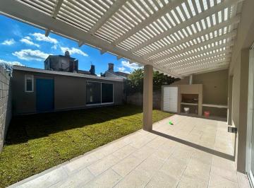 Casa · 106m² · 4 Ambientes · Casa Lote Propio Beccar Refaccionada a Nuevo