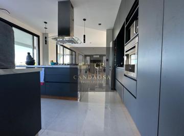 Casa · 230m² · 5 Ambientes · 7 Cocheras · Sg Alquiler Verano Barrio Cerrado