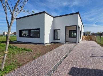 Casa · 157m² · 5 Ambientes · 2 Cocheras · Casa 5 Amb Venta Barrio San Pablo Pilar Amenities