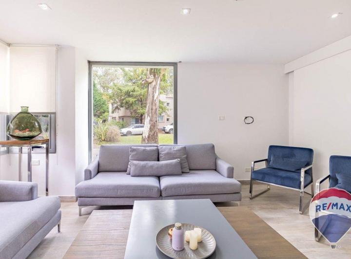 Casa · 415m² · 6 Ambientes · 3 Cocheras