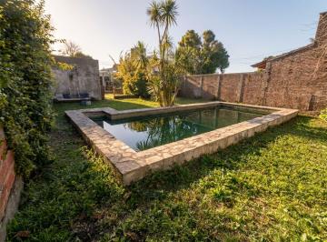 Casa · 120m² · 4 Ambientes · 2 Cocheras · Casa a La Venta en La Plata