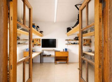 Casa · 226m² · 7 Ambientes · Venta de Casa y Local Comercial en Av 7 La Plata