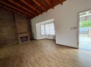 Casa · 120m² · 5 Ambientes · 2 Cocheras · Casa en Venta – City Bell – Country de Estudiantes