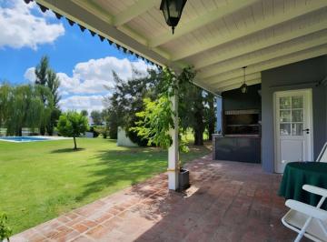 Casa · 120m² · 4 Ambientes · 2 Cocheras · Casa en Venta Posada de Los Lagos