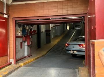 Garage · 12m² · Vendo Cochera Fija Muy Comoda en Bulnes 332