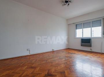 Departamento · 74m² · 4 Ambientes · Venta Depto 4 Ambientes, Floresta, Balcón Frente