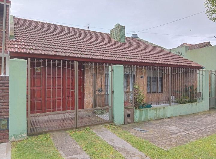 Casa · 128m² · 4 Ambientes · 1 Cochera