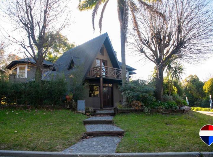 Casa · 300m² · 5 Ambientes