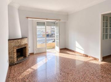 Departamento de 4 ambientes, Floresta · Departamento 4 Ambientes con 3 Balcones y Terraza 1er Piso X Escalera Bajas Expensas