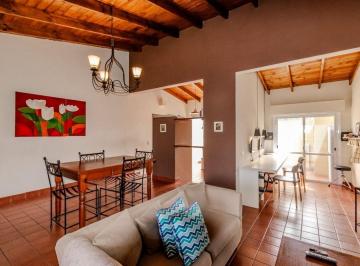 Casa · 137m² · 6 Ambientes · 1 Cochera · Venta Casa de 6 Amb Ramos Mejía Ideal Dos Familias