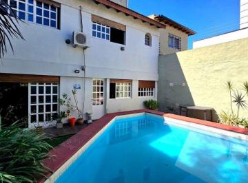 Casa · 202m² · 4 Ambientes · 1 Cochera · Venta Casa 4 Amb Playroom Cochera Pileta V. Devoto