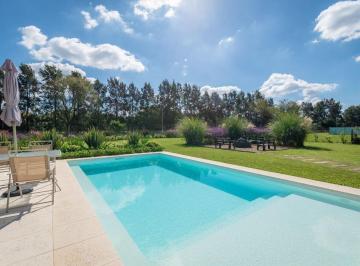 Casa · 161m² · 5 Ambientes · 4 Cocheras · Venta Casa 5 Amb Haras San Pablo Rodriguez