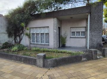 Casa · 74m² · 3 Ambientes · 2 Cocheras · Venta Casa 3 Ambientes Haedo Cochera Apto Credito