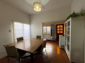 Casa · 235m² · 6 Ambientes · 3 Cocheras · Venta - Casa Multifamiliar - Jose Leon Suarez